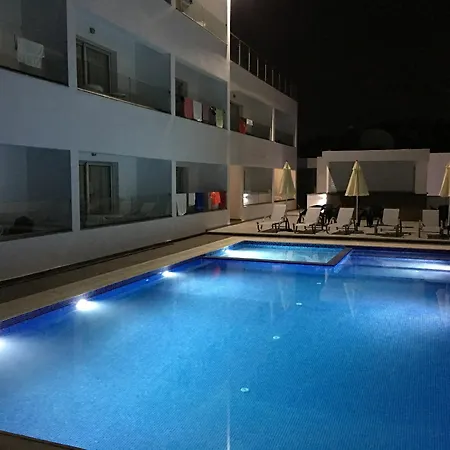 Annex Apartment *